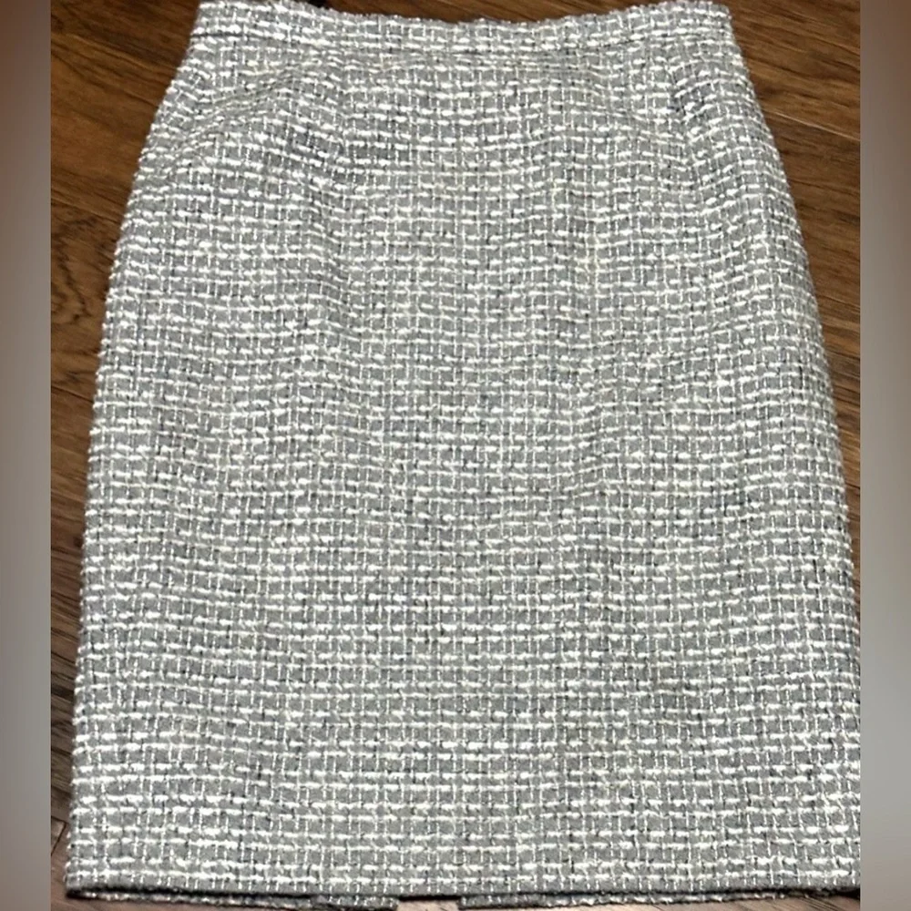 Escada Neiman Marcus Tweed Virgin Wool Blend Pencil Skirt Silver Gray 40 Germany
